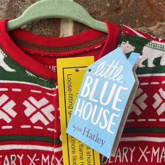 B1G2F 🚨 Hatley one piece Christmas themed pjs - Picture 4 of 6